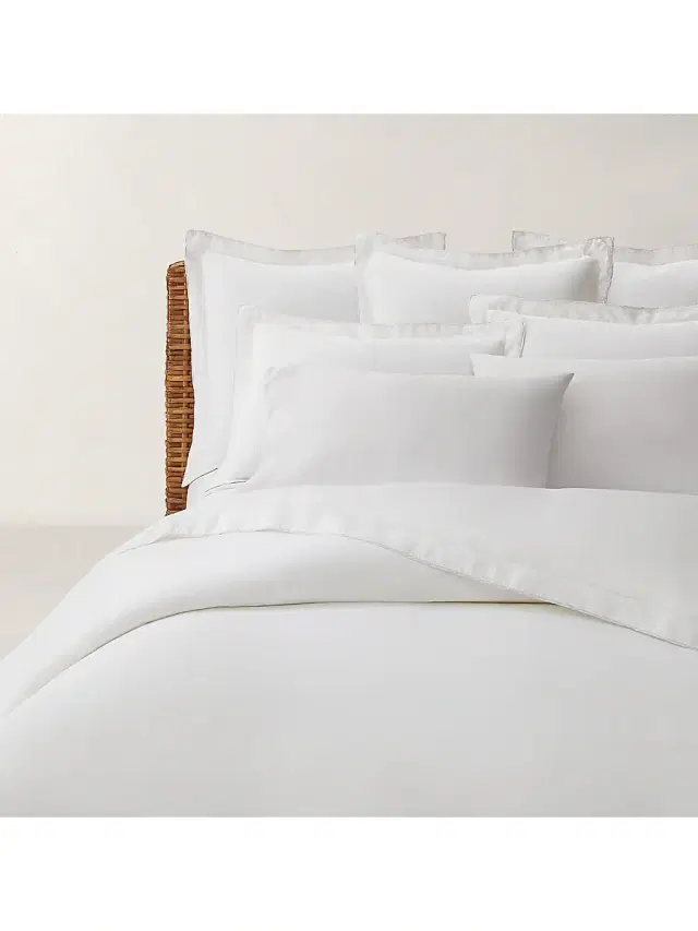 Conor Bed Blanket - Studio White Queen Conor Bed Blanket - Studio White Queen
