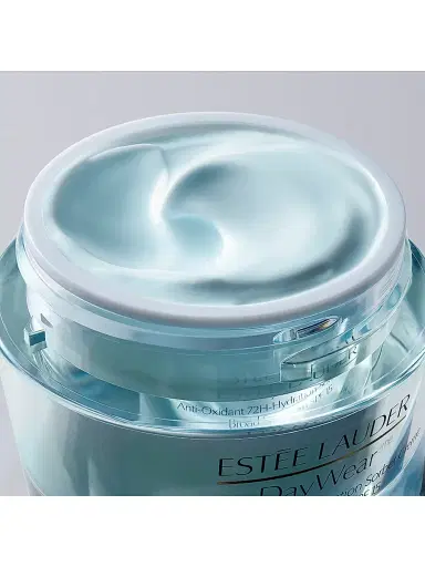 Estée Lauder Women's DayWear Anti-Oxidant 72H-Hydration Sorbet Moisturizer Creme SPF 15 | Thumbnail 5 Estée Lauder Women's DayWear Anti-Oxidant 72H-Hydration Sorbet Moisturizer Creme SPF 15 | Thumbnail 5