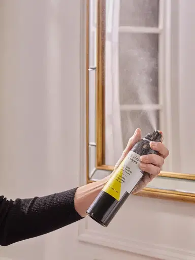 Sisley-Paris Women's Hair Rituel The Invisible Hold Hair Spray | Thumbnail 2 Sisley-Paris Women's Hair Rituel The Invisible Hold Hair Spray | Thumbnail 2
