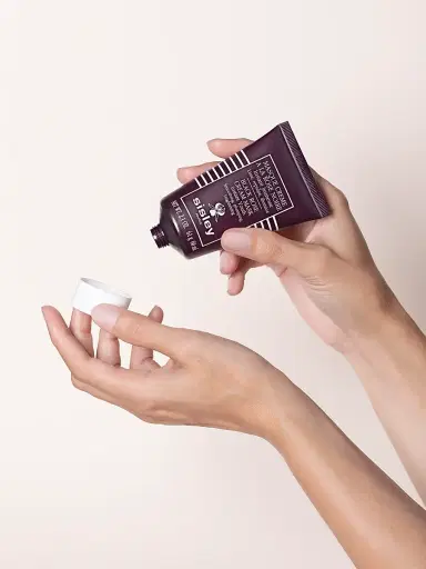 Sisley-Paris Black Rose Cream Mask | Thumbnail 2 Sisley-Paris Black Rose Cream Mask | Thumbnail 2