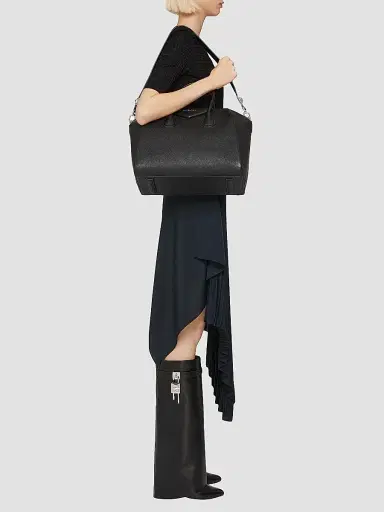 Givenchy Women's Medium Antigona Bag In Grained Leather - Black | Thumbnail 2 Givenchy Women's Medium Antigona Bag In Grained Leather - Black | Thumbnail 2