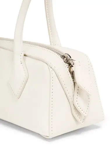 Alaïa Women's Le Teckel Leather Shoulder Bag - Brun | Thumbnail 16 Alaïa Women's Le Teckel Leather Shoulder Bag - Brun | Thumbnail 16