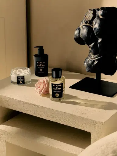 Acqua di Parma Signatures Of The Sun Luce di Rosa Body | Thumbnail 3 Acqua di Parma Signatures Of The Sun Luce di Rosa Body | Thumbnail 3