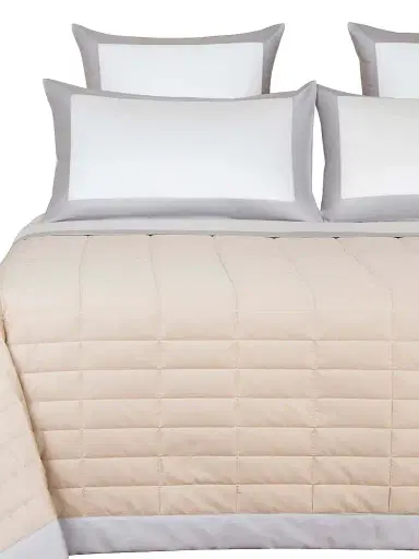 Frette Rectangular 300 Thread Count Cotton Sateen Quilt | Thumbnail 1 Frette Rectangular 300 Thread Count Cotton Sateen Quilt | Thumbnail 1