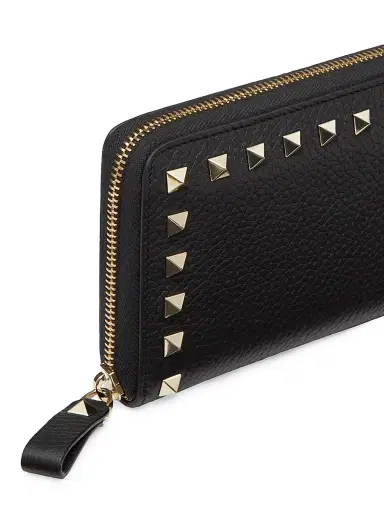 Valentino Garavani Women's Rockstud Grainy Calfskin Zippered Wallet - Black | Thumbnail 2 Valentino Garavani Women's Rockstud Grainy Calfskin Zippered Wallet - Black | Thumbnail 2