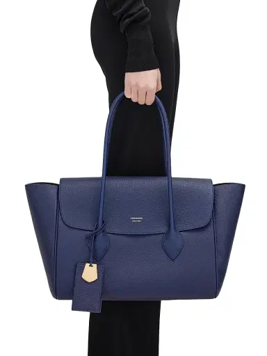 Ferragamo Women's Large Firenze Leather Tote Bag | Thumbnail 2 Ferragamo Women's Large Firenze Leather Tote Bag | Thumbnail 2