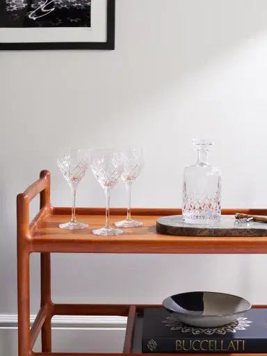 Soho Home Barwell Set of Four Crystal Red Wine Glasses - Men | Thumbnail 2 Soho Home Barwell Set of Four Crystal Red Wine Glasses - Men | Thumbnail 2