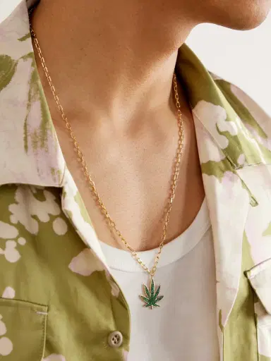 Sydney Evan Large Pot Leaf Gold Diamond Necklace - Men | Thumbnail 2 Sydney Evan Large Pot Leaf Gold Diamond Necklace - Men | Thumbnail 2