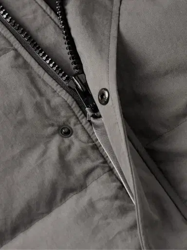 Canada Goose Wyndham Arctic Tech® Hooded Down Parka - Men | Thumbnail 4 Canada Goose Wyndham Arctic Tech® Hooded Down Parka - Men | Thumbnail 4
