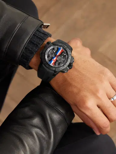 Jacob & Co. Bugatti Epic X Limited Edition Automatic Chronograph Carbon Fibre and Titanium Watch, Ref. EC333.29.AA.AA.A - Men | Thumbnail 2 Jacob & Co. Bugatti Epic X Limited Edition Automatic Chronograph Carbon Fibre and Titanium Watch, Ref. EC333.29.AA.AA.A - Men | Thumbnail 2
