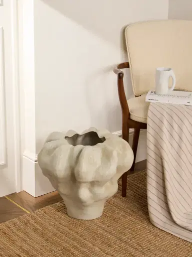 L'Objet Timna Porcelain Vase - Men | Thumbnail 2 L'Objet Timna Porcelain Vase - Men | Thumbnail 2
