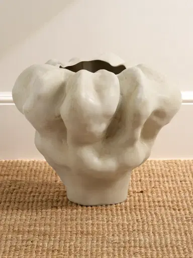 L'Objet Timna Porcelain Vase - Men | Thumbnail 1 L'Objet Timna Porcelain Vase - Men | Thumbnail 1