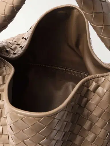 Bottega Veneta Hop Large Intrecciato Leather Tote | Thumbnail 5 Bottega Veneta Hop Large Intrecciato Leather Tote | Thumbnail 5