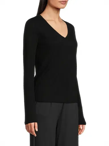 Majestic Filatures Women's Cashmere V-Neck Sweater - Noir | Thumbnail 4 Majestic Filatures Women's Cashmere V-Neck Sweater - Noir | Thumbnail 4