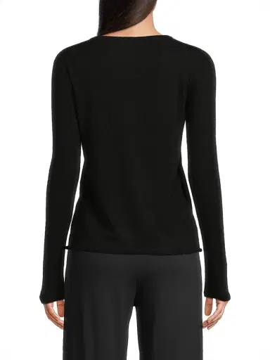 Majestic Filatures Women's Cashmere V-Neck Sweater - Noir | Thumbnail 5 Majestic Filatures Women's Cashmere V-Neck Sweater - Noir | Thumbnail 5
