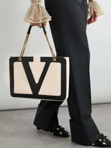 Valentino Garavani Viva Superstar Medium Two-tone Leather Shoulder Bag | Thumbnail 2 Valentino Garavani Viva Superstar Medium Two-tone Leather Shoulder Bag | Thumbnail 2