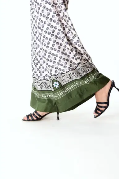 Manolo Blahnik Ahwak Mule - Black | Thumbnail 2 Manolo Blahnik Ahwak Mule - Black | Thumbnail 2