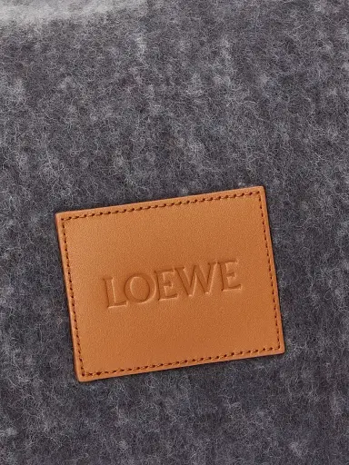 Loewe Light Alpaca-Blend Blanket - Light Beige | Thumbnail 3 Loewe Light Alpaca-Blend Blanket - Light Beige | Thumbnail 3