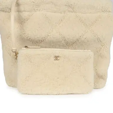 Chanel Chanel Small 22 Bag Ecru Shearling Brushed Gold Hardware | Thumbnail 8 Chanel Chanel Small 22 Bag Ecru Shearling Brushed Gold Hardware | Thumbnail 8