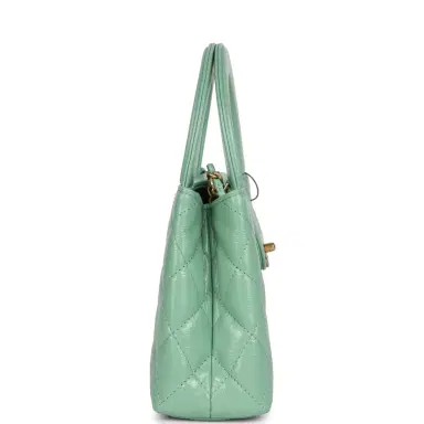 Chanel Chanel Small Kelly Shopper Light Green Shiny Aged Calfskin Brushed Gold Hardware | Thumbnail 3 Chanel Chanel Small Kelly Shopper Light Green Shiny Aged Calfskin Brushed Gold Hardware | Thumbnail 3