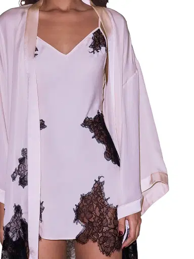 Fleur du Mal Women's Lace Appliqué Silk-Blend Robe - Cloud | Thumbnail 4 Fleur du Mal Women's Lace Appliqué Silk-Blend Robe - Cloud | Thumbnail 4