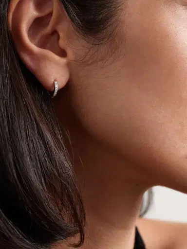 KOLOURS JEWELRY Small 18-karat White Gold Diamond Single Hoop Earring | Thumbnail 2 KOLOURS JEWELRY Small 18-karat White Gold Diamond Single Hoop Earring | Thumbnail 2