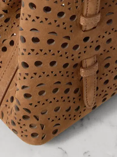 Alaïa Mina 20 Laser-cut Leather Tote | Thumbnail 4 Alaïa Mina 20 Laser-cut Leather Tote | Thumbnail 4