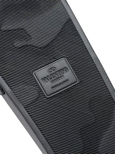 Valentino Garavani Men's Coolside Rubber Slide Sandals - Black - Size 7 | Thumbnail 6 Valentino Garavani Men's Coolside Rubber Slide Sandals - Black - Size 7 | Thumbnail 6