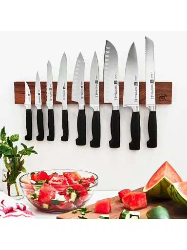 ZWILLING J.A. Henckels Four Star 8''Bread Knife - Stainless Steel | Thumbnail 5 ZWILLING J.A. Henckels Four Star 8''Bread Knife - Stainless Steel | Thumbnail 5