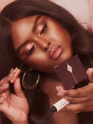 Charlotte Tilbury Women's Pillow Talk Dreams Lux Eyeshadow Palette - Pillow Talk Dreams | Thumbnail 7 Charlotte Tilbury Women's Pillow Talk Dreams Lux Eyeshadow Palette - Pillow Talk Dreams | Thumbnail 7