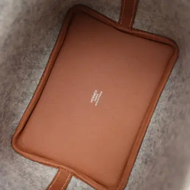 HERMÈS Hermes Picotin Lock 18 Gris Clair Feutre and Gold Swift Palladium Hardware | Thumbnail 7 HERMÈS Hermes Picotin Lock 18 Gris Clair Feutre and Gold Swift Palladium Hardware | Thumbnail 7