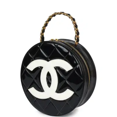 Chanel Vintage Chanel Round Vanity Bag Black and White Patent Leather Antique Gold Hardware | Thumbnail 3 Chanel Vintage Chanel Round Vanity Bag Black and White Patent Leather Antique Gold Hardware | Thumbnail 3