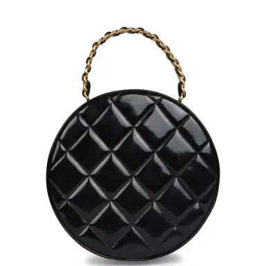 Chanel Vintage Chanel Round Vanity Bag Black and White Patent Leather Antique Gold Hardware | Thumbnail 5 Chanel Vintage Chanel Round Vanity Bag Black and White Patent Leather Antique Gold Hardware | Thumbnail 5