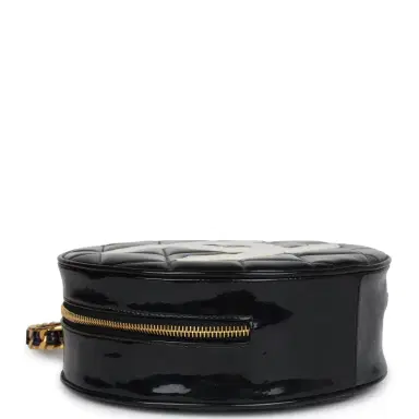 Chanel Vintage Chanel Round Vanity Bag Black and White Patent Leather Antique Gold Hardware | Thumbnail 6 Chanel Vintage Chanel Round Vanity Bag Black and White Patent Leather Antique Gold Hardware | Thumbnail 6