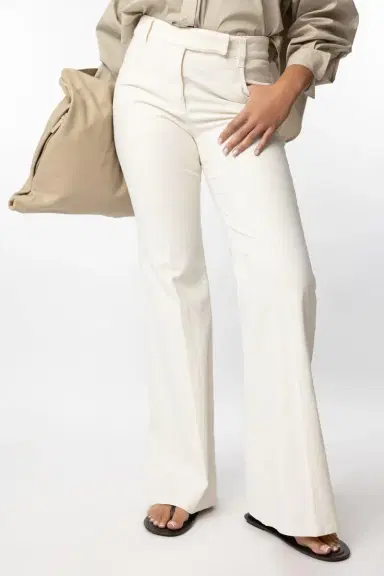 Brunello Cucinelli No Fade Stretch Flare Jean | Thumbnail 3 Brunello Cucinelli No Fade Stretch Flare Jean | Thumbnail 3