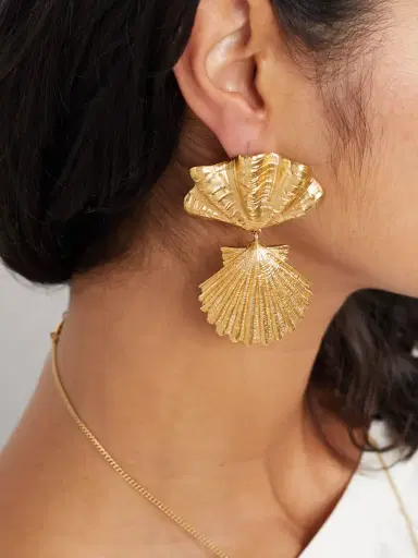 Chloé Shell Gold-tone Clip Earrings | Thumbnail 2 Chloé Shell Gold-tone Clip Earrings | Thumbnail 2