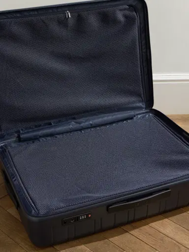 Horizn Studios H7 Essential Hardshell Check-In Suitcase - Men | Thumbnail 3 Horizn Studios H7 Essential Hardshell Check-In Suitcase - Men | Thumbnail 3