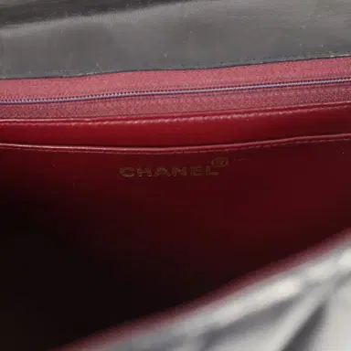 Chanel Vintage Chanel Jumbo Single Flap Bag Black Lambskin Tortoiseshell Bakelite Hardware | Thumbnail 9 Chanel Vintage Chanel Jumbo Single Flap Bag Black Lambskin Tortoiseshell Bakelite Hardware | Thumbnail 9