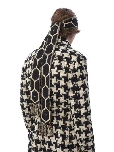 Valentino Garavani Men's Antibes Cotton Scarf with Fringe - Black Beige | Thumbnail 3 Valentino Garavani Men's Antibes Cotton Scarf with Fringe - Black Beige | Thumbnail 3