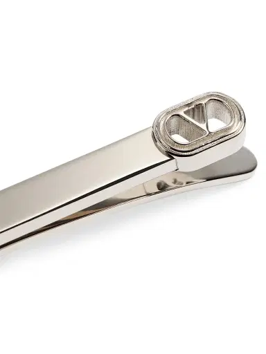 Valentino Garavani Men's VLogo Signature Metal Tie Clip | Thumbnail 4 Valentino Garavani Men's VLogo Signature Metal Tie Clip | Thumbnail 4