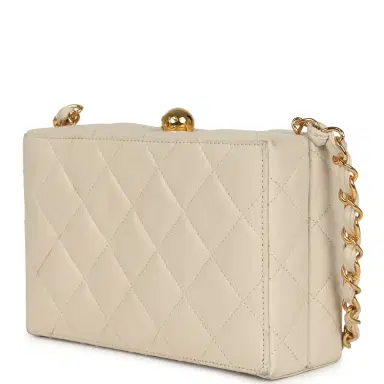 Chanel Vintage Chanel Box Clutch Bag Beige Lambskin Gold Hardware | Thumbnail 3 Chanel Vintage Chanel Box Clutch Bag Beige Lambskin Gold Hardware | Thumbnail 3