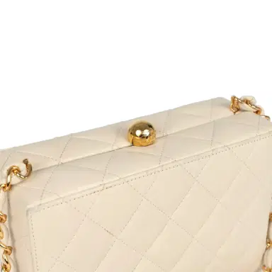 Chanel Vintage Chanel Box Clutch Bag Beige Lambskin Gold Hardware | Thumbnail 7 Chanel Vintage Chanel Box Clutch Bag Beige Lambskin Gold Hardware | Thumbnail 7