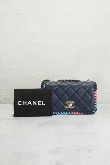 Chanel Chanel Lambskin Wallet on Chain | Thumbnail 8 Chanel Chanel Lambskin Wallet on Chain | Thumbnail 8