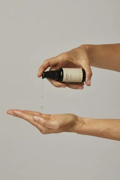 Surya Balancing Face Oil | Thumbnail 4 Surya Balancing Face Oil | Thumbnail 4