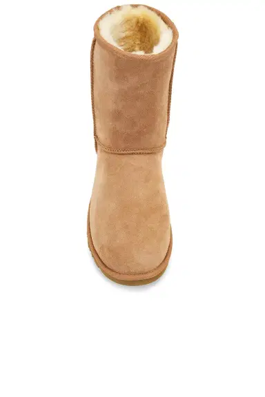 UGG Classic Short | Thumbnail 4 UGG Classic Short | Thumbnail 4