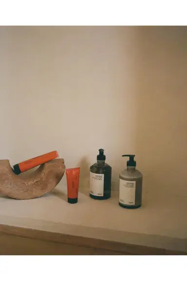 FRAMA Herbarium Hand Cream Tube 60mL | Thumbnail 3 FRAMA Herbarium Hand Cream Tube 60mL | Thumbnail 3