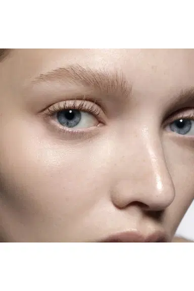 Victoria Beckham Beauty Feather Fix | Thumbnail 4 Victoria Beckham Beauty Feather Fix | Thumbnail 4