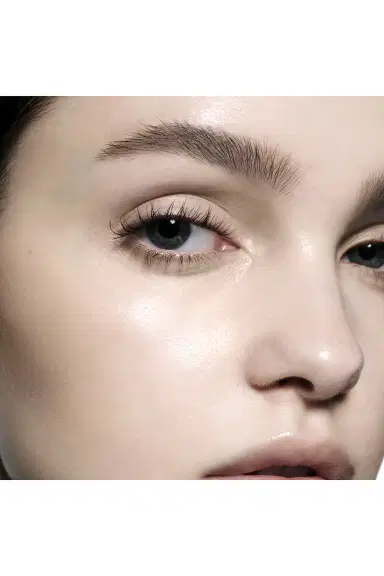 Victoria Beckham Beauty Feather Fix | Thumbnail 4 Victoria Beckham Beauty Feather Fix | Thumbnail 4