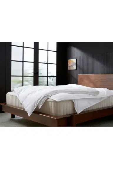 Parachute Midweight Down Duvet Insert | Thumbnail 4 Parachute Midweight Down Duvet Insert | Thumbnail 4