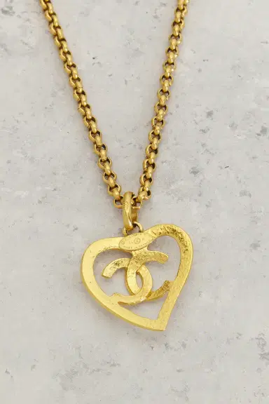 Chanel Chanel 1995 CC Heart Necklace | Thumbnail 5 Chanel Chanel 1995 CC Heart Necklace | Thumbnail 5